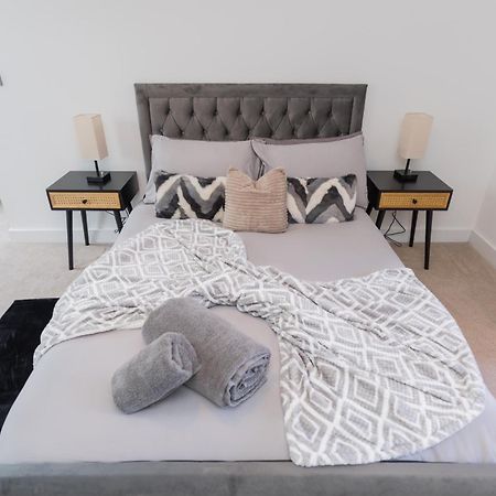 The Broad Oaks Villa Solihull Luaran gambar